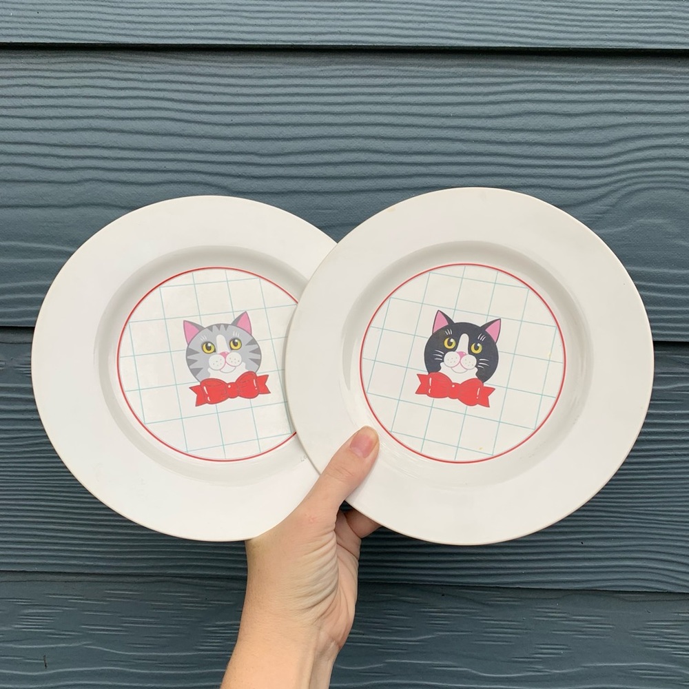 Vintage 1982 Vandor Cat Plate Set (2)